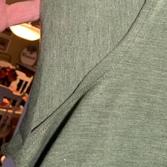 Scoop size 2XL/20 short sleeve top. NWT - Picture 4 of 7